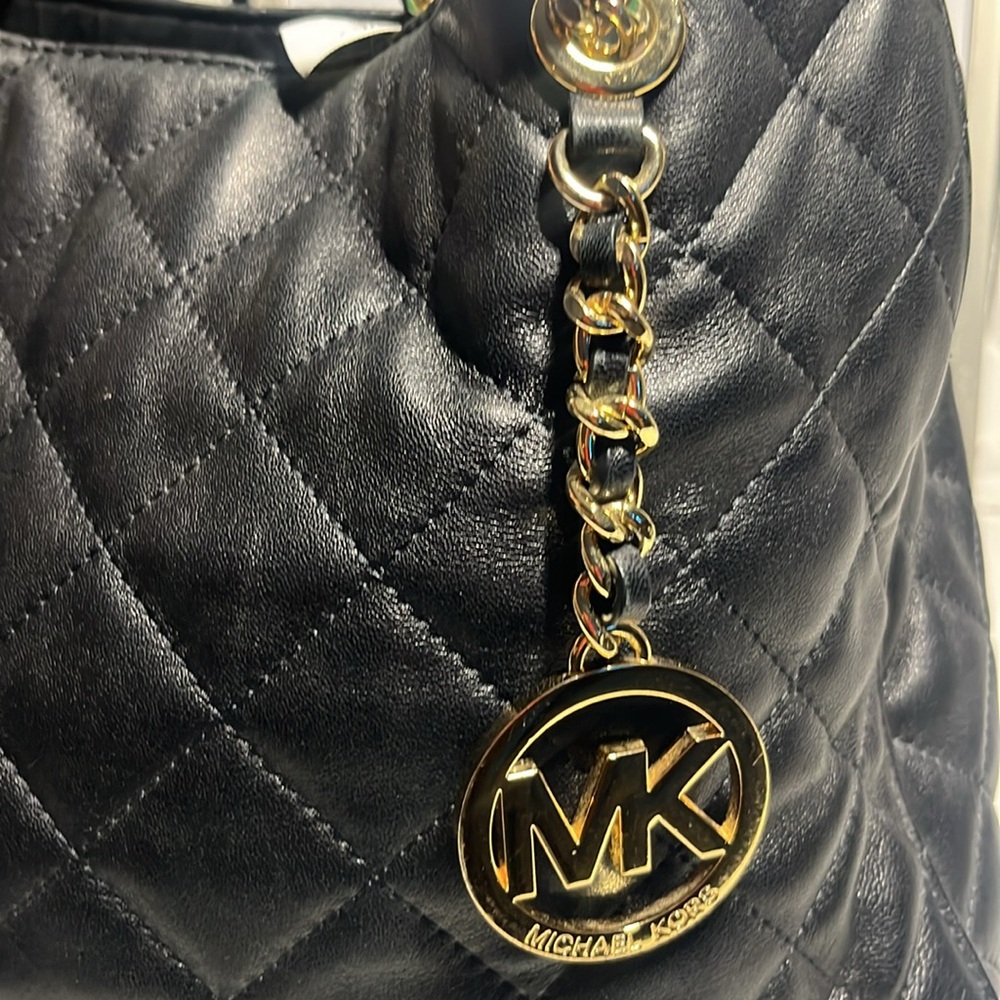 Michael Kors Black Quilted Leather Susannah Shoulder Bag Amazing Condition - Picture 11 of 12